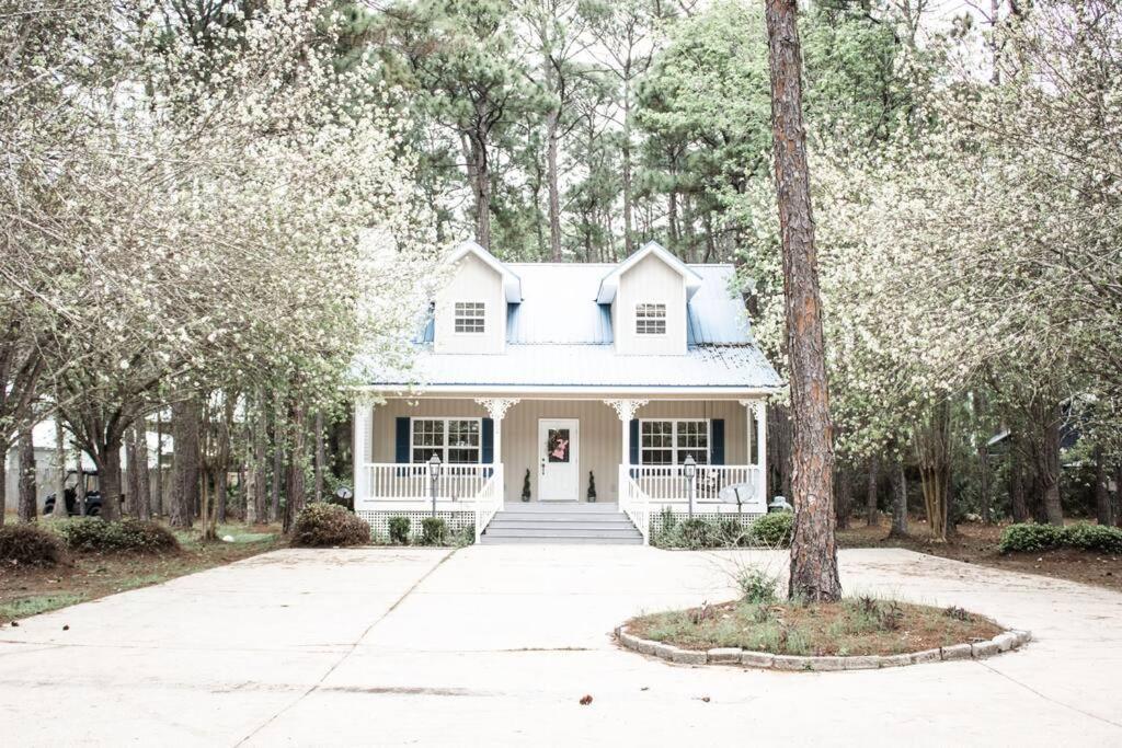 Pet Friendly Tranquil Cottage With Fire-Pit And Seasonal Hot Tub Sept-March Minutes To Beaches Dauphin Island Exterior foto